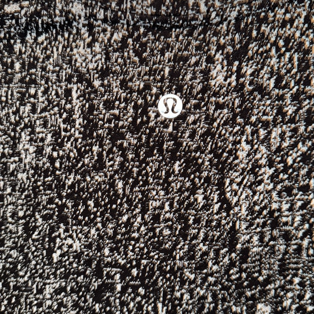 Lululemon Extra Mile Long Sleeve Size 4 - Picture 8 of 8